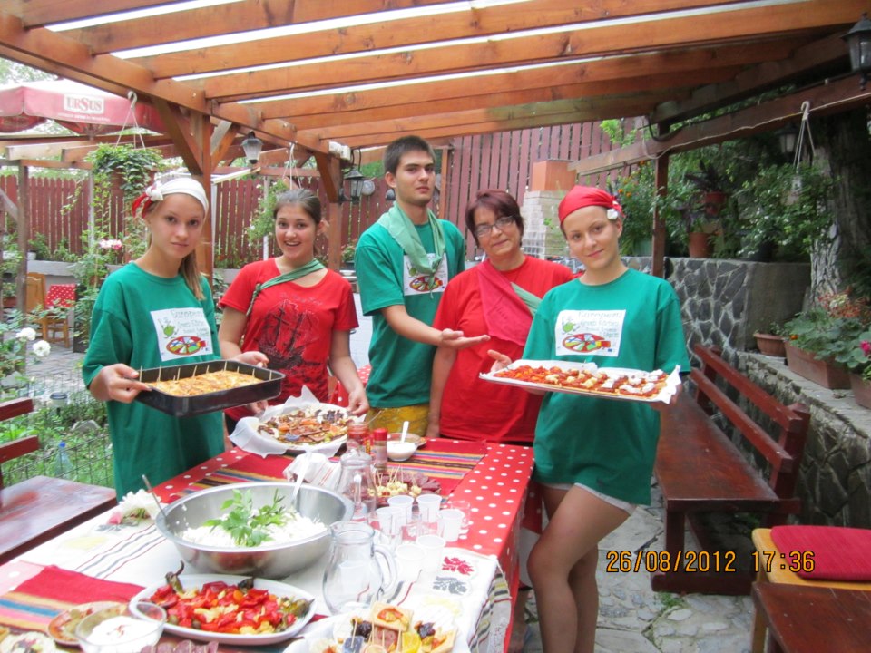 Петима доброволци от Силистра участваха в международен гурме фест с екологична насоченост в съседна Румъния