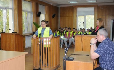Доброволците от Детско полицейско управление гостуваха на Районния съд в Силистра