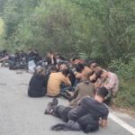 Автобус с 40 мигранти катастрофира след гонка с полицията в Костинброд