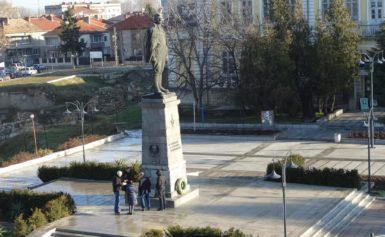 Предстои ремонт на паметника на Дочо Михайлов