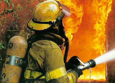 Мъж е получил изгаряния при пожар в квартал Деленки