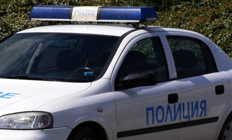 Автомобил се преобърна в село Алеково