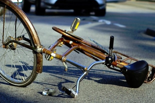 Пиян велосипедист се блъсна в “Мерцедес”